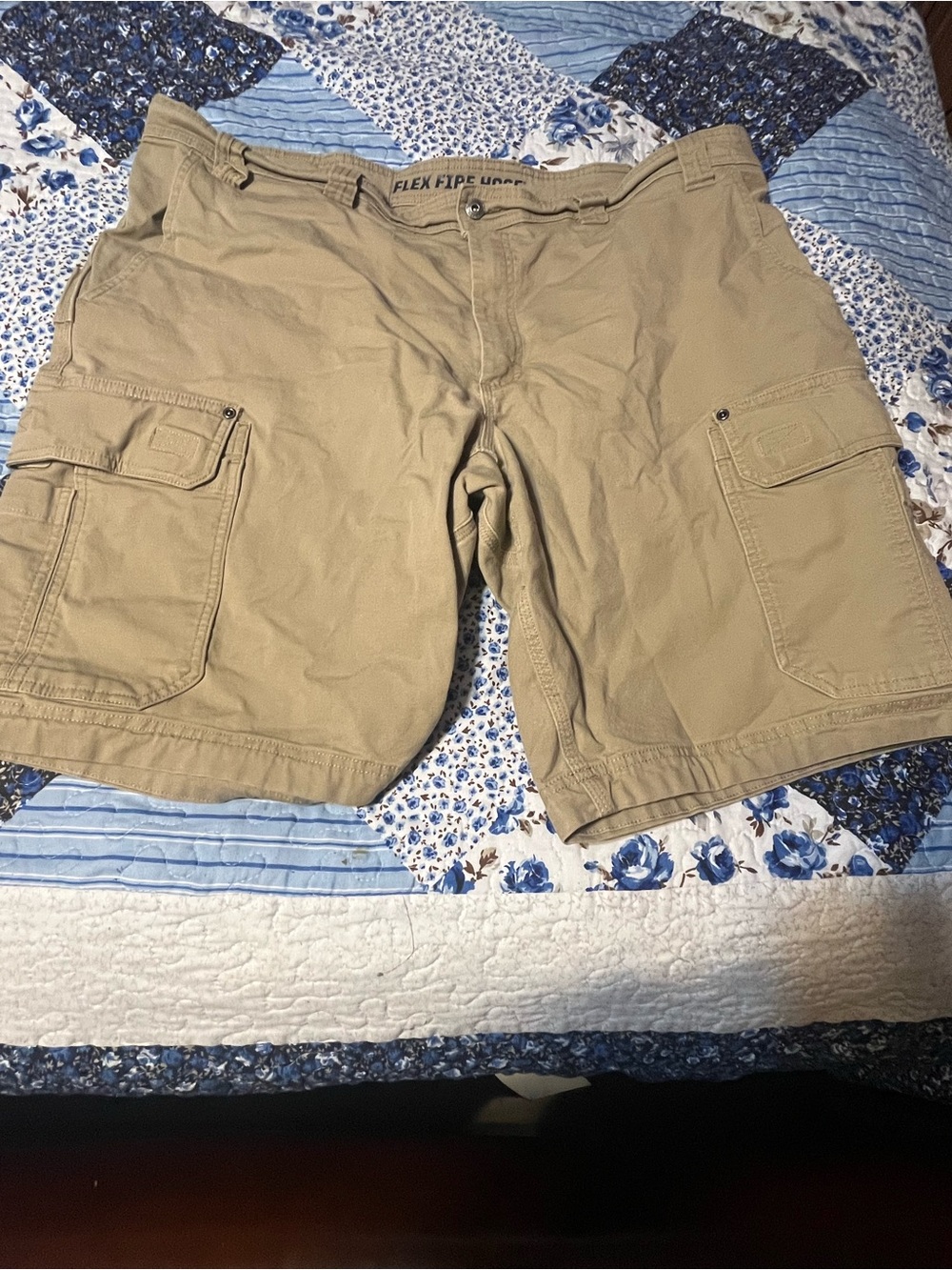 Duluth Trading Company Men’s 44 Flex Firehose Khaki Shorts